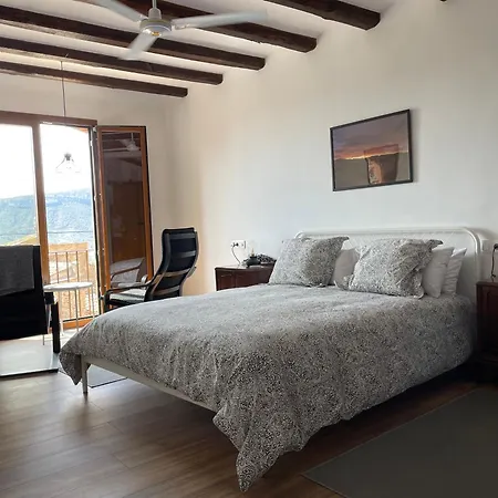 Cal Campana Bed & Breakfast